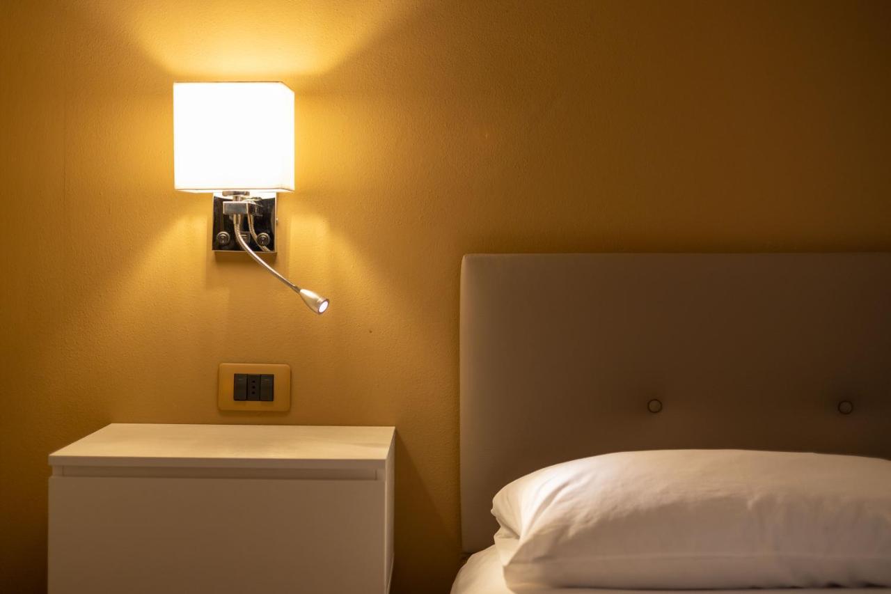 Hotel La Ferte Asti Luaran gambar